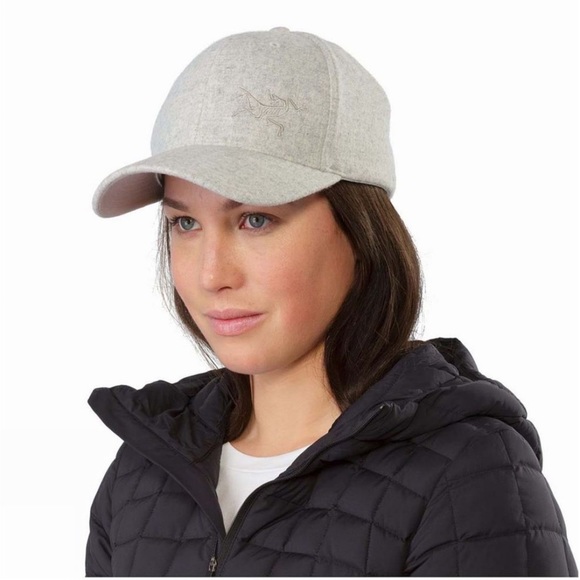 Arc'teryx Unisex Wool Ball Cap Sz S/M In Light Grey Heather NWT - Picture 2 of 12